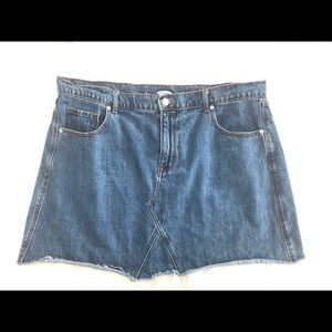 Old navy denim miniskirt size 18.